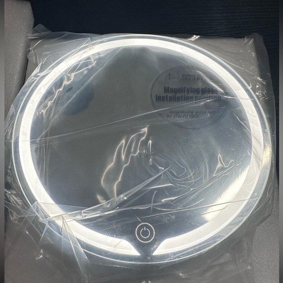 Lighted Makeup Mirror with 1X/5X Magnification,8.3" Rechargeable *new* - Picture 7 of 9
